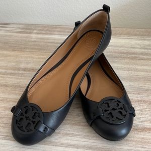 Navy Blue Tory Burch Flats size 7
